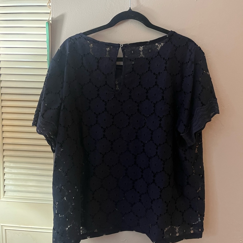 LOFT Navy Lace blouse ๐ - Picture 6 of 6